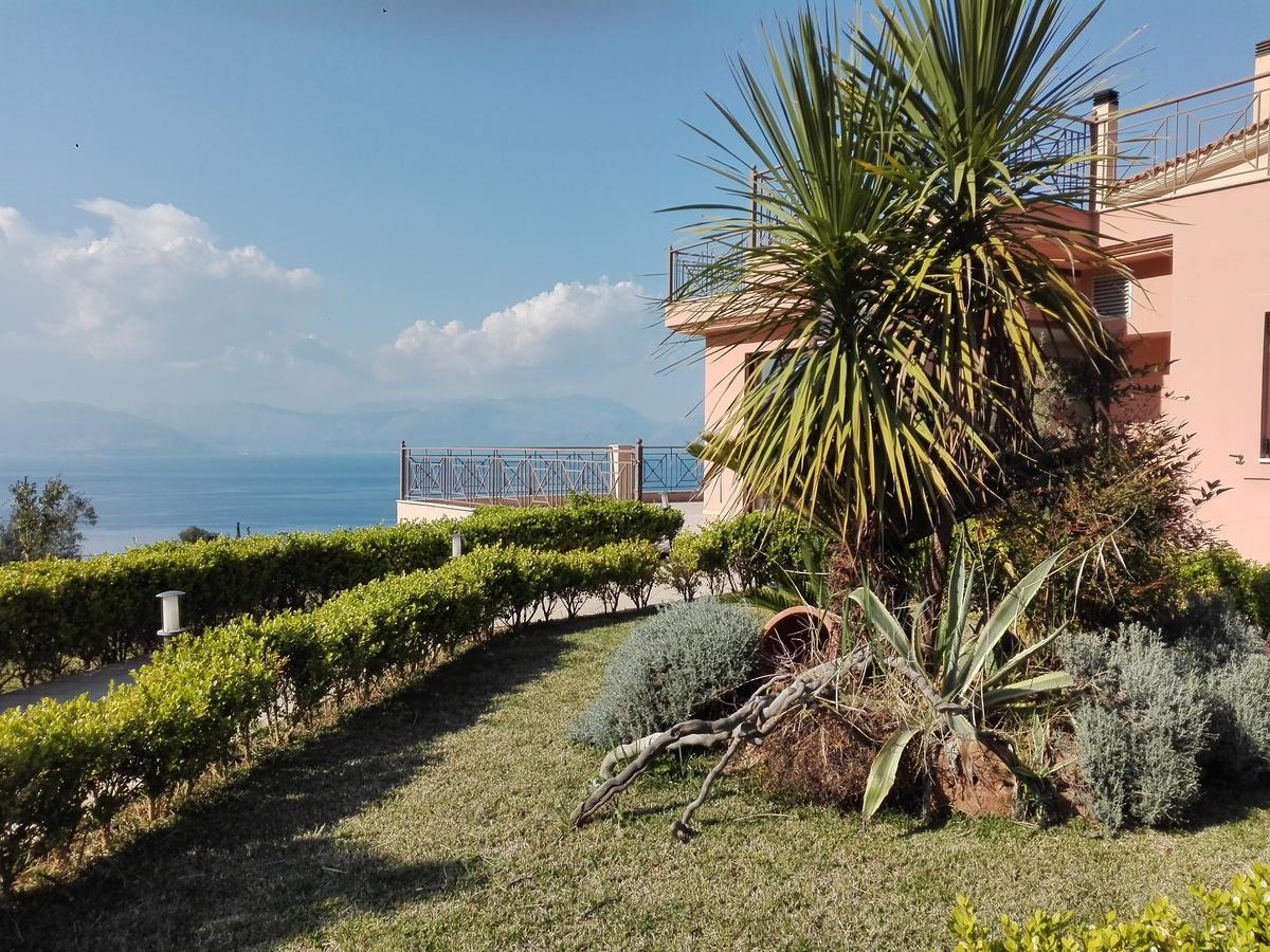 Hotel Theasi Diakopto Exterior foto